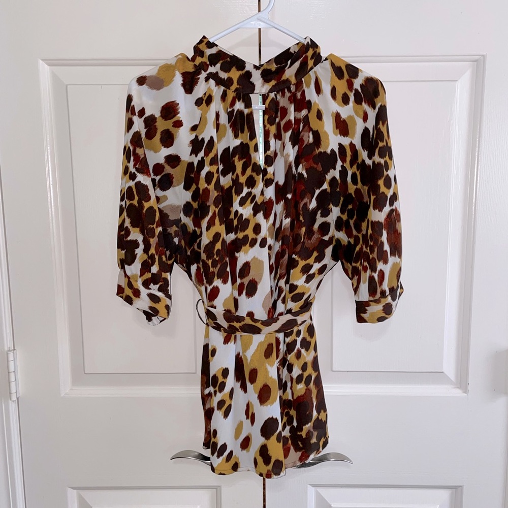 NY & Co Leopard Print Mock Neck Blouse w/ Double Keyholes & Tie Waist, size L